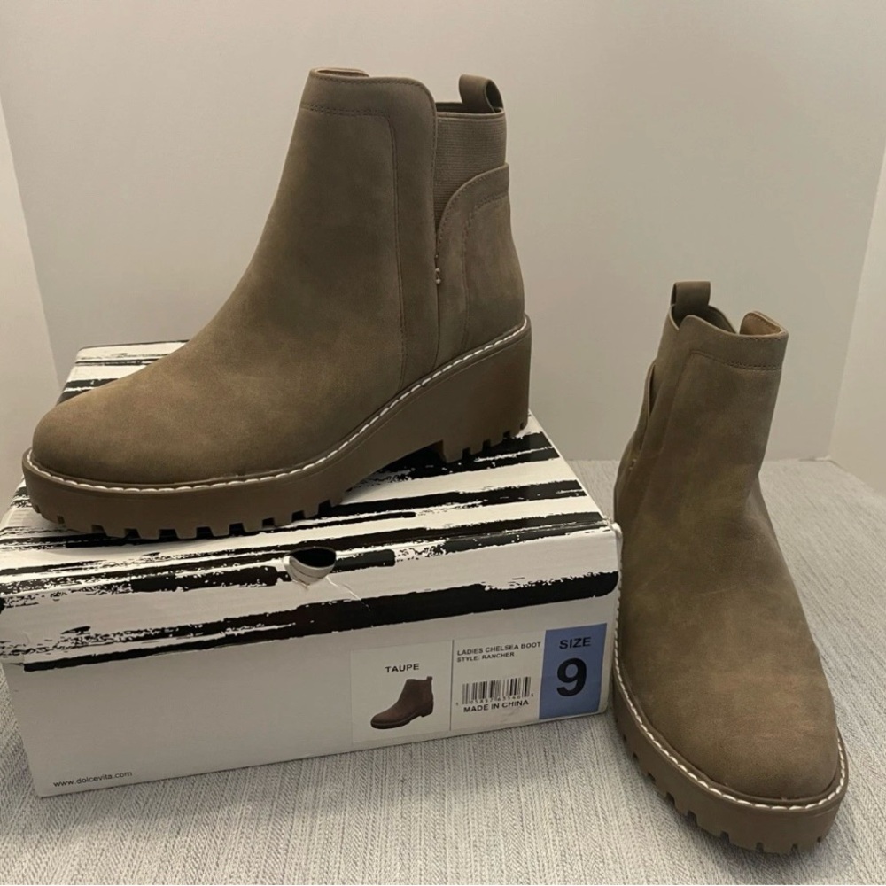 DV by Dolce Vita Taupe Chelsea Boot Rancher Ankle 9M